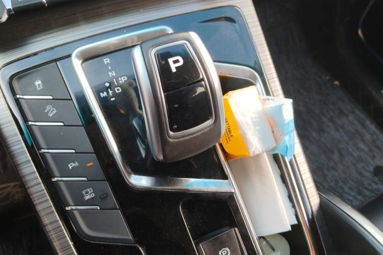 Used Geely Auto Emgrand X7 Sport 2020 1.8TD DCT Smart PRO Gear Lever