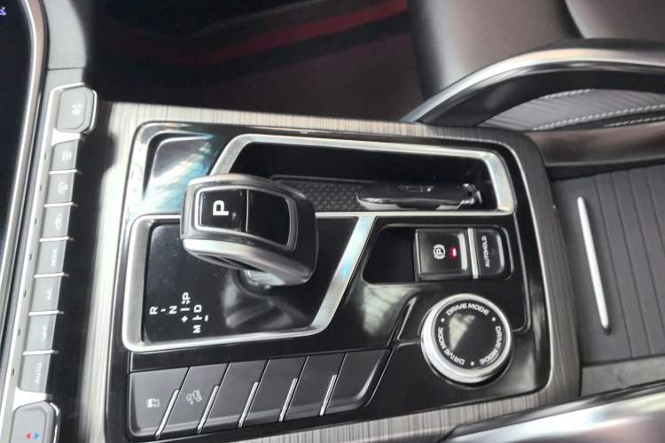 Used Geely Auto Emgrand X7 Sport 2020 1.8TD DCT Smart Connect PRO Gear Lever