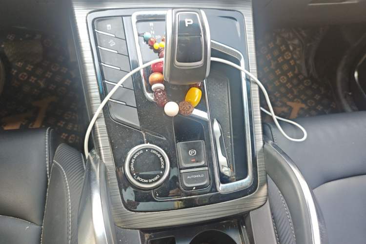 Used Geely Auto Emgrand X7 Sport 2020 1.5TD Automatic Smart Connect PRO Gear Lever