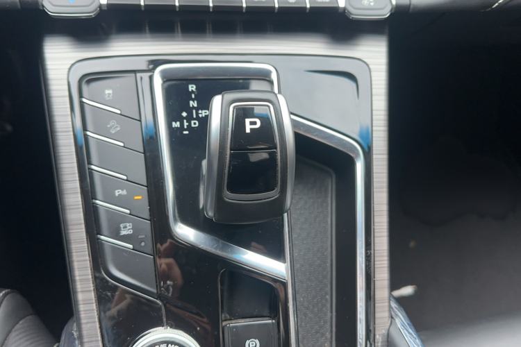 Used Geely Auto Emgrand X7 Sport 2020 1.8TD DCT ZhiZun PRO Gear Lever