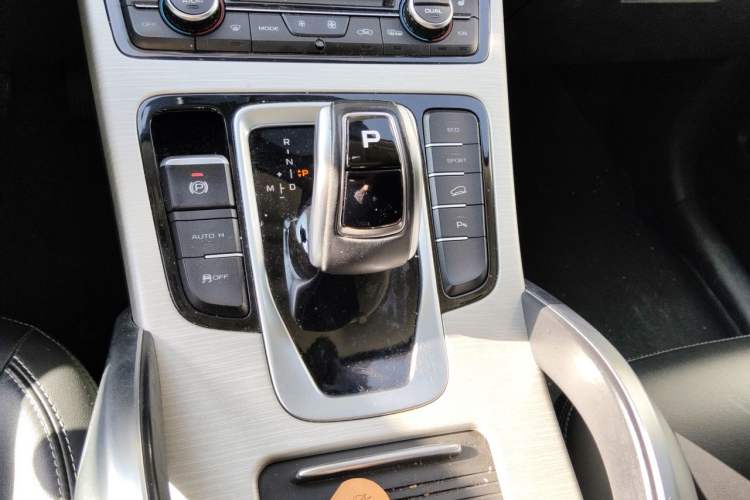 Used Geely Auto Emgrand X7 Sport 2020 1.8TD DCT Two-Wheel Drive Zhiya Model Gear Lever