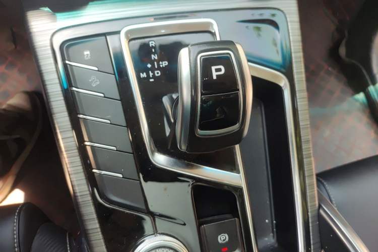 Used Geely Auto Emgrand X7 Sport 2020 1.8TD DCT Smart Connect PRO Gear Lever