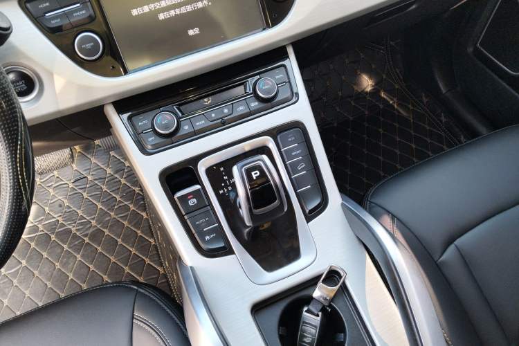 Used Geely Auto Emgrand X7 Sport 2020 1.8TD DCT Two-Wheel Drive Zhiya Model Gear Lever