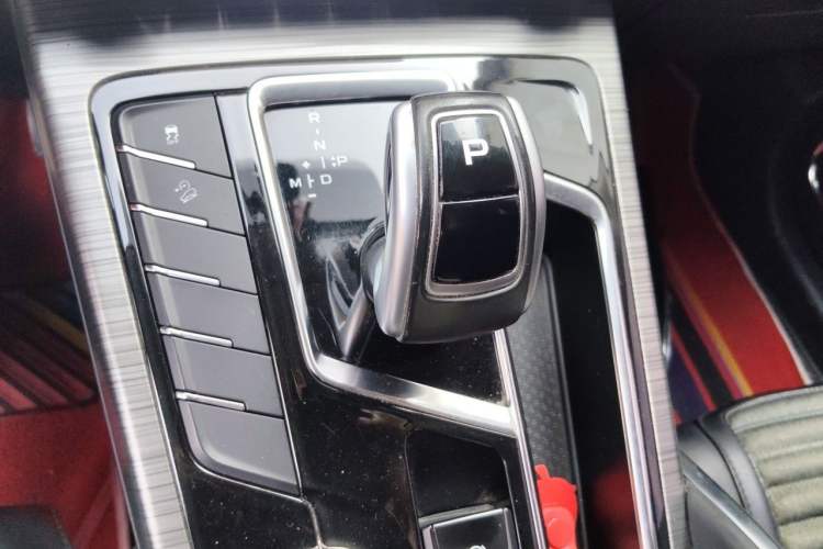 Used Geely Auto Emgrand X7 Sport 2020 1.8TD DCT Smart Connect PRO Gear Lever