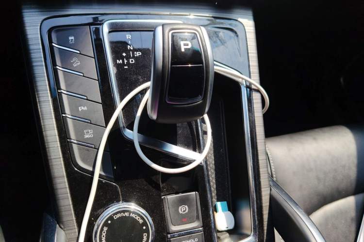 Used Geely Auto Emgrand X7 Sport 2020 1.8TD DCT ZhiZun PRO Gear Lever