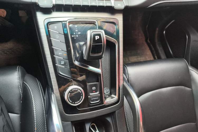 Used Geely Auto Emgrand X7 Sport 2020 1.8TD DCT Smart PRO Gear Lever