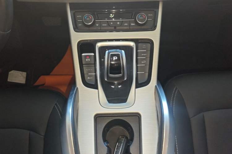 Used Geely Auto Emgrand X7 Sport 2020 1.8TD DCT Two-Wheel Drive Zhiya Model Gear Lever