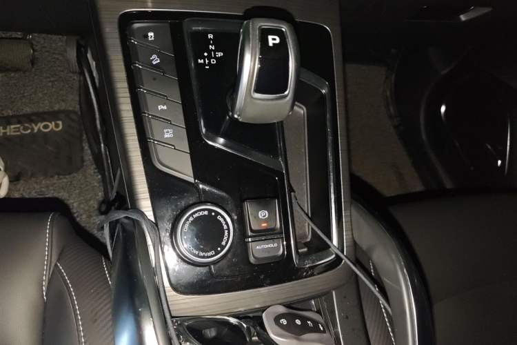 Used Geely Auto Emgrand X7 Sport 2020 1.8TD DCT Smart PRO Gear Lever