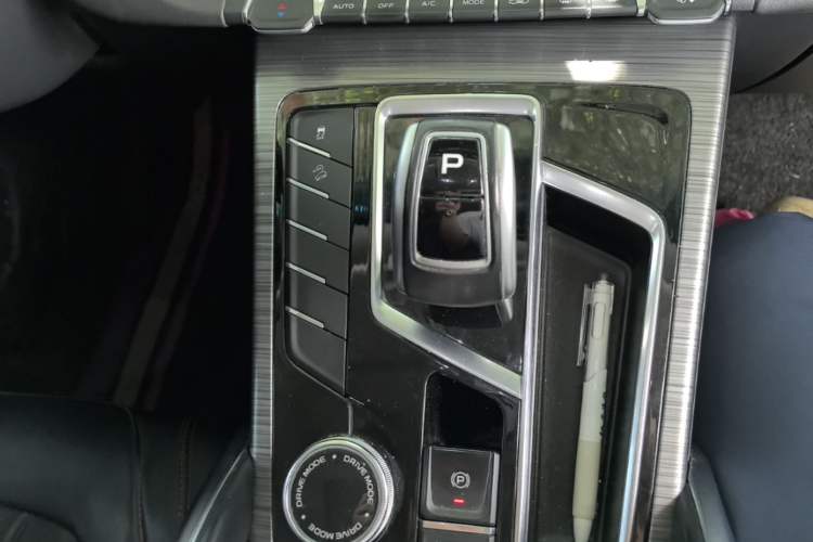 Used Geely Auto Emgrand X7 Sport 2020 1.8TD DCT Smart Connect PRO Gear Lever