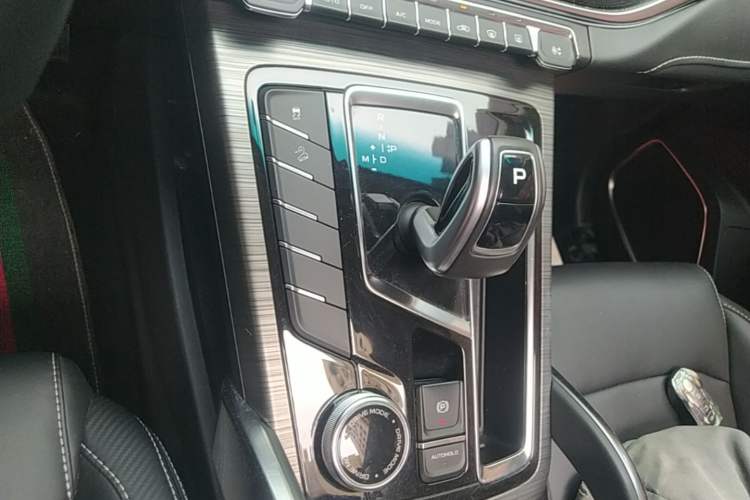 Used Geely Auto Emgrand X7 Sport 2020 1.5TD Automatic Smart Connect PRO Gear Lever