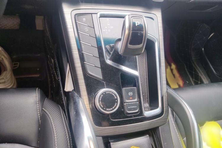 Used Geely Auto Emgrand X7 Sport 2020 1.5TD Automatic Smart Connect PRO Gear Lever