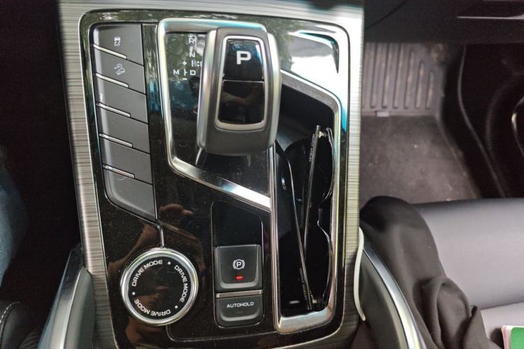 Used Geely Auto Emgrand X7 Sport 2020 1.5TD Automatic Smart Connect PRO Gear Lever