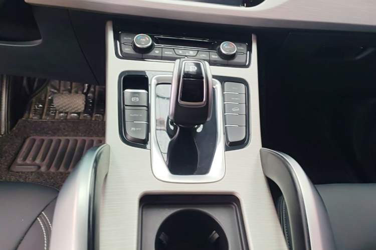 Used Geely Auto Emgrand X7 Sport 2020 1.8TD DCT Two-Wheel Drive Zhiya Model Gear Lever