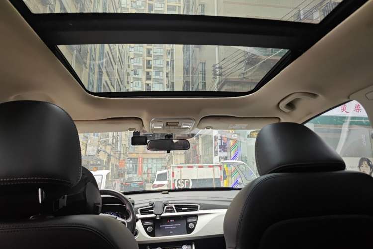 Used Geely Auto Emgrand X7 Sport 2020 1.8TD DCT Two-Wheel Drive Smart Connect 4G-Enabled Version Headliner