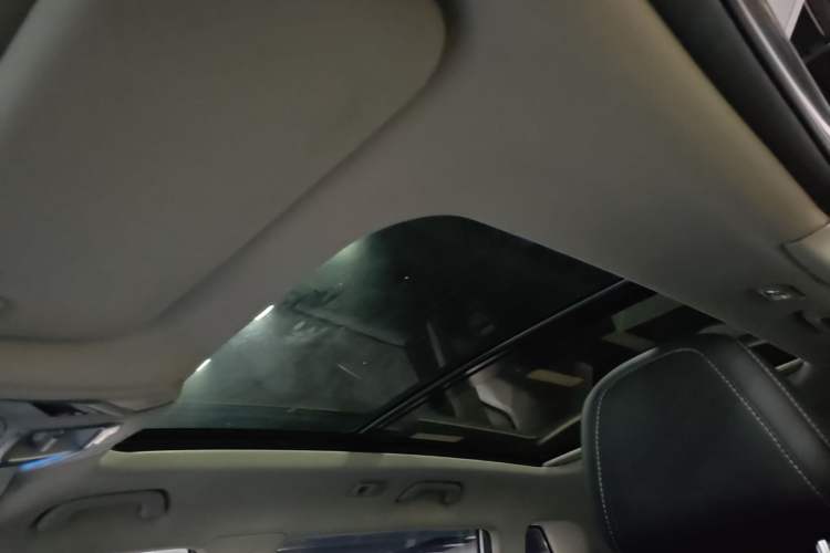 Used Geely Auto Emgrand X7 Sport 2020 1.5TD Automatic Smart Connect PRO Headliner