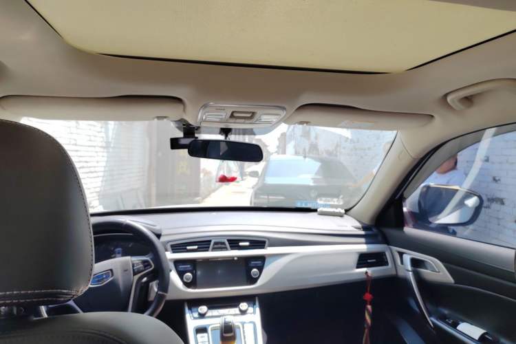 Used Geely Auto Emgrand X7 Sport 2020 1.8TD DCT Two-Wheel Drive Smart Connect 4G-Enabled Version Headliner