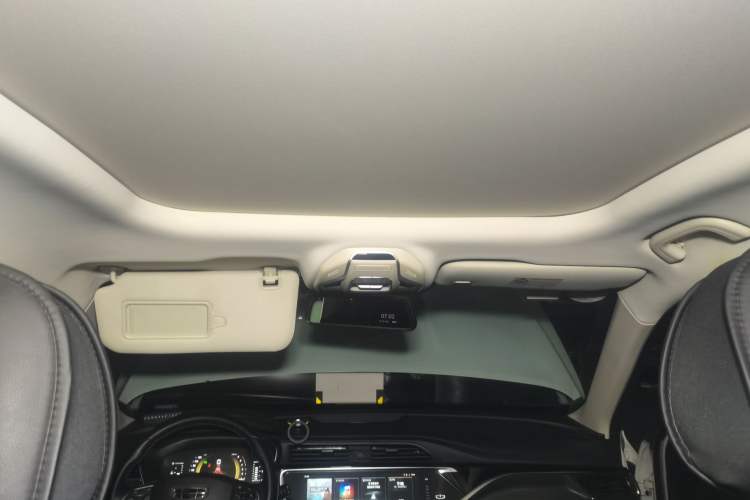 Used Geely Auto Emgrand X7 Sport 2020 1.5TD Automatic Smart Connect PRO Headliner