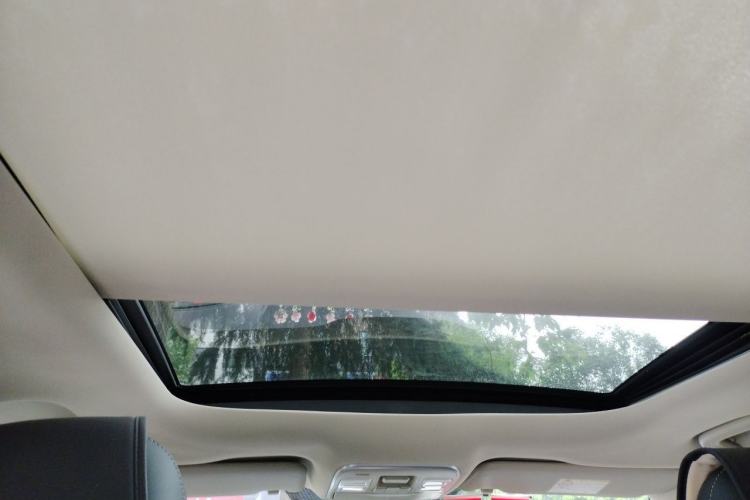 Used Geely Auto Emgrand X7 Sport 2020 1.8TD Manual Two-Wheel Drive Elite Version Headliner