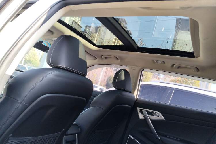 Used Geely Auto Emgrand X7 Sport 2020 1.8TD DCT Two-Wheel Drive Zhiya Model Headliner