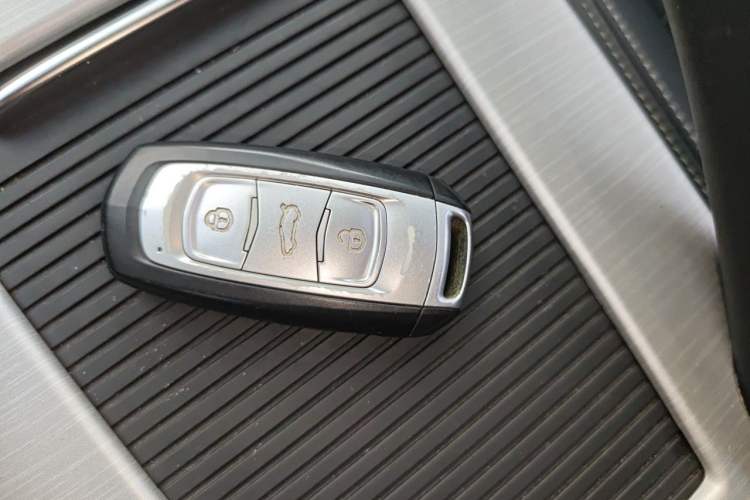Used Geely Auto Emgrand X7 Sport 2020 1.8TD DCT Two-Wheel Drive Smart Connect 4G-Enabled Version Interior 1
