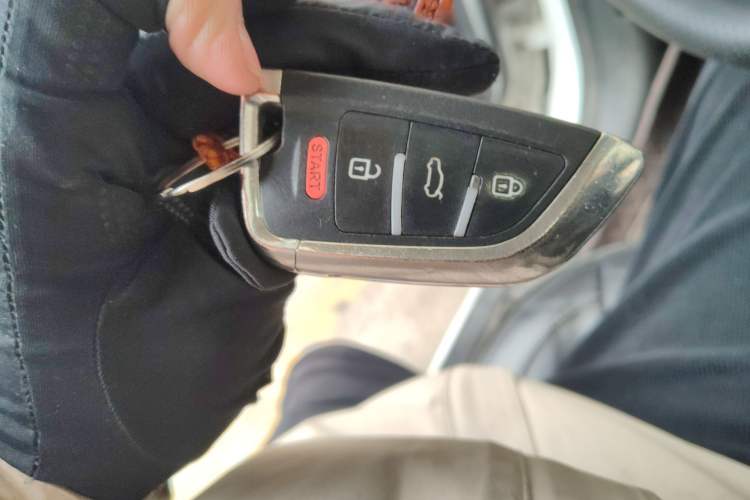 Used Geely Auto Emgrand X7 Sport 2020 1.8TD DCT Two-Wheel Drive Zhiya Model Interior 1