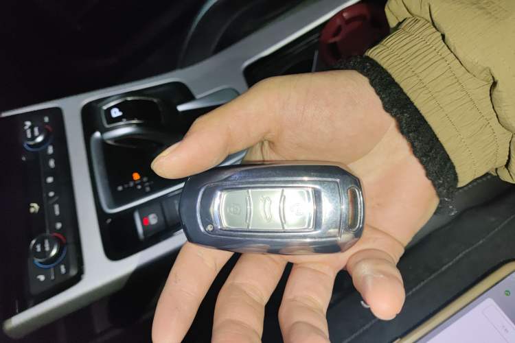 Used Geely Auto Emgrand X7 Sport 2020 1.8TD DCT Two-Wheel Drive Smart Connect 4G-Enabled Version Interior 1