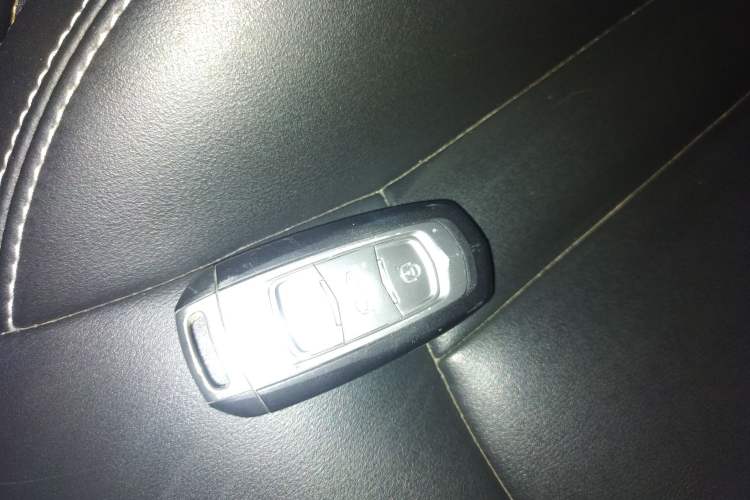 Used Geely Auto Emgrand X7 Sport 2020 1.8TD DCT Two-Wheel Drive Smart Connect 4G-Enabled Version Interior 1