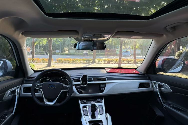 Used Geely Auto Emgrand X7 Sport 2020 1.8TD DCT Two-Wheel Drive Zhiya Model Interior 2