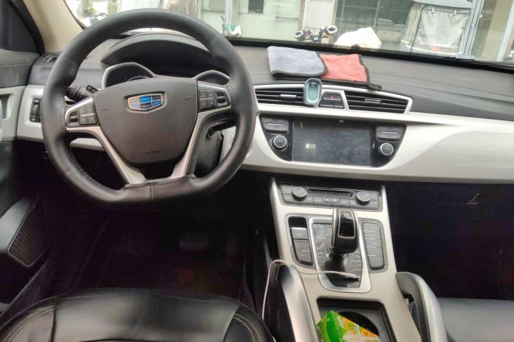 Used Geely Auto Emgrand X7 Sport 2020 1.8TD DCT Two-Wheel Drive Zhiya Model Interior 2