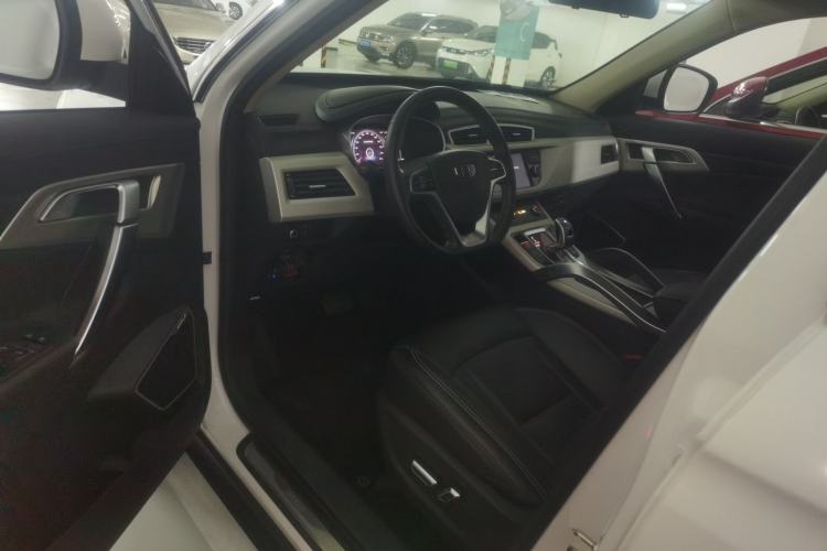 Used Geely Auto Emgrand X7 Sport 2020 1.8TD DCT Two-Wheel Drive Smart Connect 4G-Enabled Version Interior 3