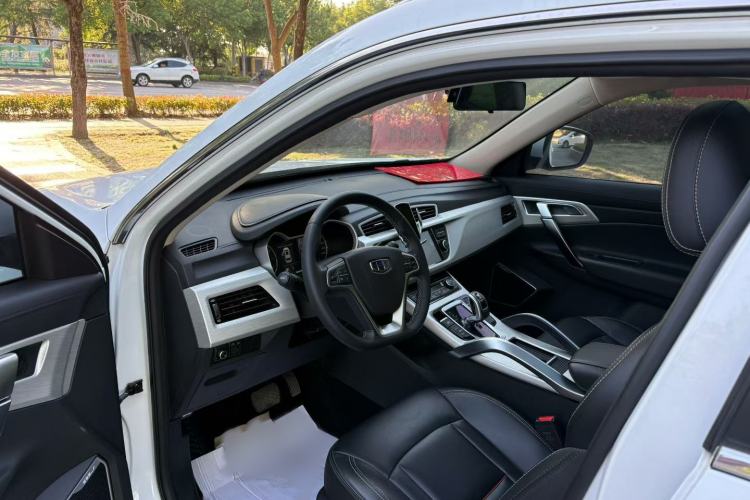 Used Geely Auto Emgrand X7 Sport 2020 1.8TD DCT Two-Wheel Drive Zhiya Model Interior 3