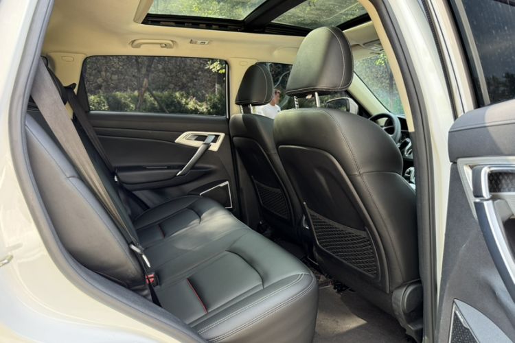 Used Geely Auto Emgrand X7 Sport 2020 1.8TD DCT Two-Wheel Drive Zhiya Model Interior 3