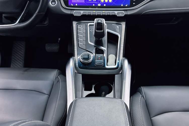 Used Geely Auto Emgrand X7 Sport 2020 1.5TD Automatic Smart Connect PRO Interior 5