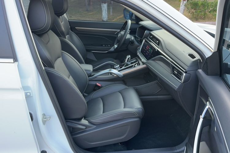 Used Geely Auto Emgrand X7 Sport 2020 1.8TD DCT ZhiZun PRO Interior 6