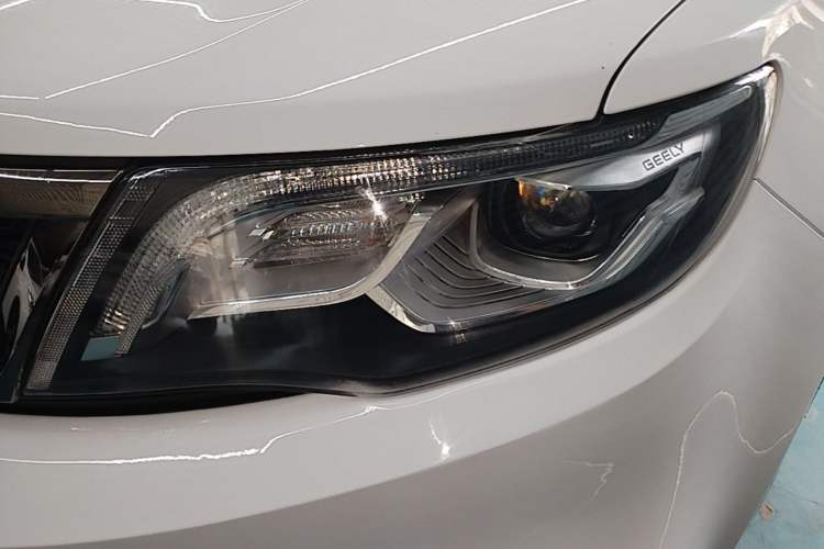 Used Geely Auto Emgrand X7 Sport 2020 1.8TD DCT Two-Wheel Drive Smart Connect 4G-Enabled Version Left Front Headlight