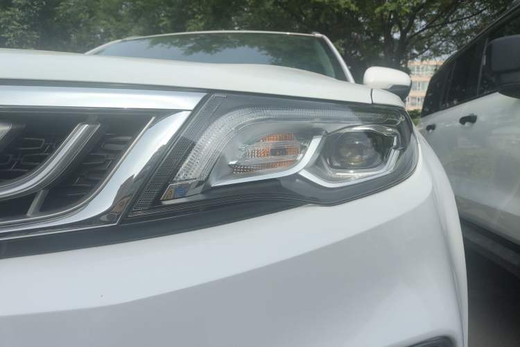 Used Geely Auto Emgrand X7 Sport 2020 1.8TD DCT Two-Wheel Drive Smart Connect 4G-Enabled Version Left Front Headlight