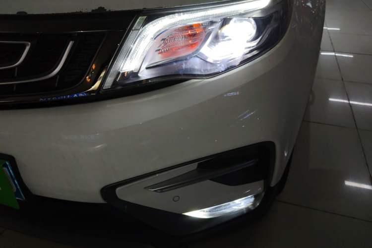 Used Geely Auto Emgrand X7 Sport 2020 1.8TD DCT Two-Wheel Drive Smart Connect 4G-Enabled Version Left Front Headlight