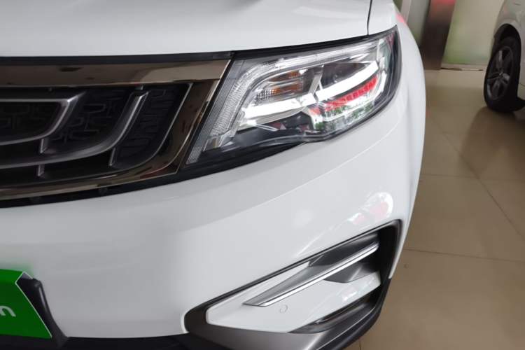 Used Geely Auto Emgrand X7 Sport 2020 1.8TD DCT Two-Wheel Drive Smart Connect 4G-Enabled Version Left Front Headlight
