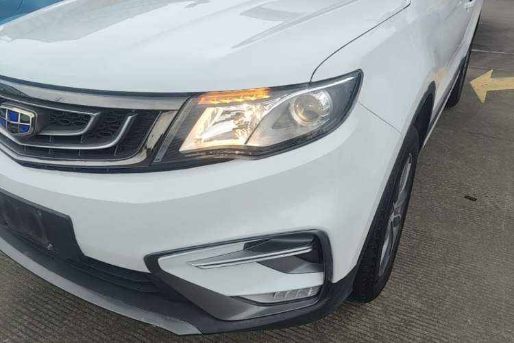 Used Geely Auto Emgrand X7 Sport 2020 1.8TD Manual Two-Wheel Drive Zhiya Model Left Front Headlight