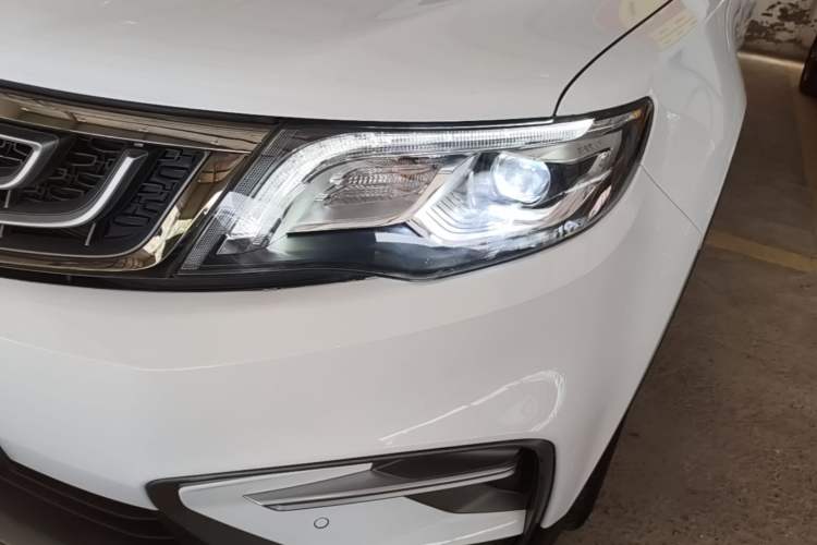 Used Geely Auto Emgrand X7 Sport 2020 1.8TD DCT Two-Wheel Drive Smart Connect 4G-Enabled Version Left Front Headlight