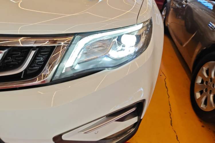 Used Geely Auto Emgrand X7 Sport 2020 1.8TD DCT Two-Wheel Drive Smart Connect 4G-Enabled Version Left Front Headlight