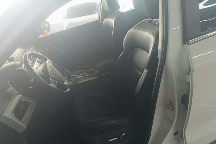 Used Geely Auto Emgrand X7 Sport 2020 1.8TD DCT Two-Wheel Drive Smart Connect 4G-Enabled Version Left Front Seat