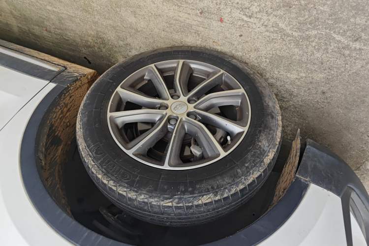 Used Geely Auto Emgrand X7 Sport 2020 1.8TD DCT Two-Wheel Drive Smart Connect 4G-Enabled Version Left Front Wheel Hub