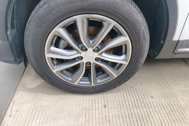 Used Geely Auto Emgrand X7 Sport 2020 1.8TD DCT Two-Wheel Drive Smart Connect 4G-Enabled Version Left Front Wheel Hub