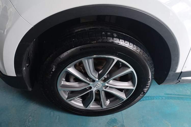 Used Geely Auto Emgrand X7 Sport 2020 1.8TD DCT Two-Wheel Drive Smart Connect 4G-Enabled Version Left Front Wheel Hub