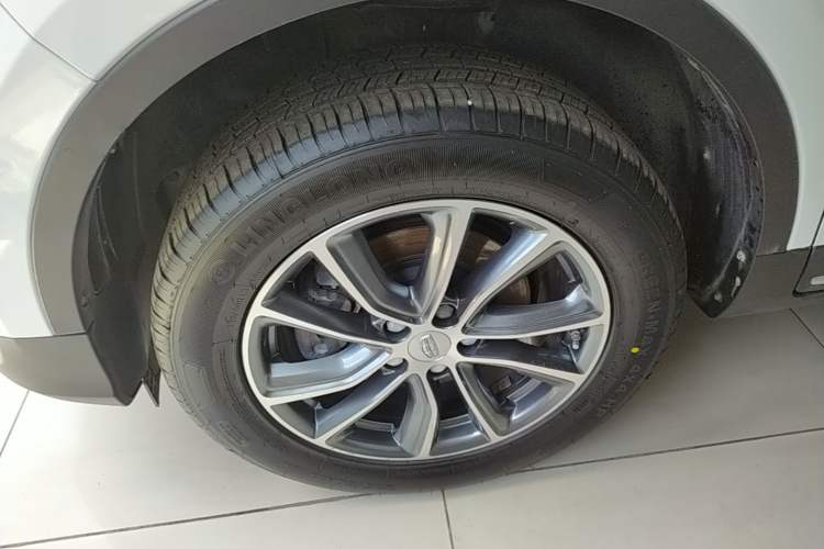 Used Geely Auto Emgrand X7 Sport 2020 1.8TD DCT Two-Wheel Drive Smart Connect 4G-Enabled Version Left Front Wheel Hub