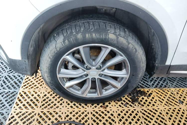 Used Geely Auto Emgrand X7 Sport 2020 1.8TD DCT Two-Wheel Drive Smart Connect 4G-Enabled Version Left Front Wheel Hub