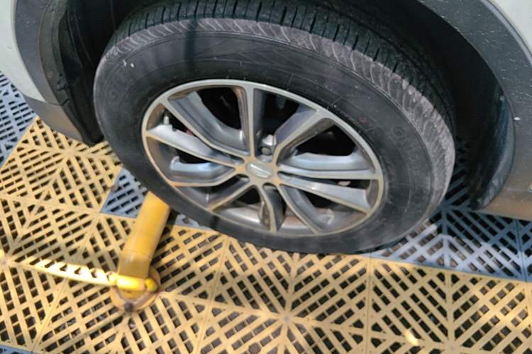 Used Geely Auto Emgrand X7 Sport 2020 1.8TD DCT Two-Wheel Drive Smart Connect 4G-Enabled Version Left Front Wheel Hub
