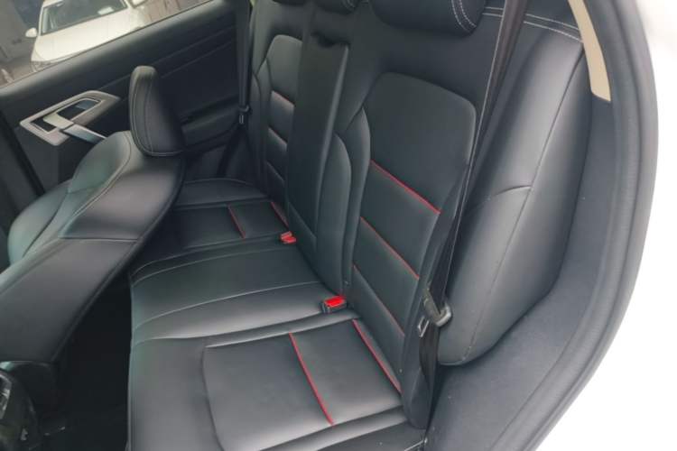 Used Geely Auto Emgrand X7 Sport 2020 1.8TD DCT Two-Wheel Drive Smart Connect 4G-Enabled Version Left Rear Seat