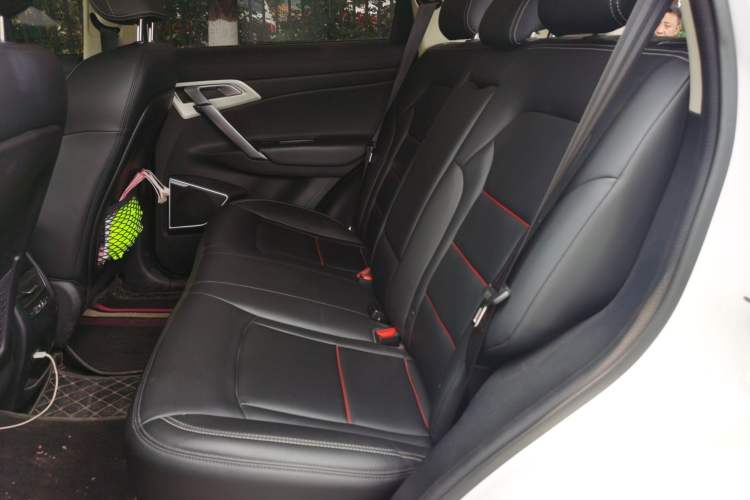 Used Geely Auto Emgrand X7 Sport 2020 1.8TD DCT Two-Wheel Drive Smart Connect 4G-Enabled Version Left Rear Seat
